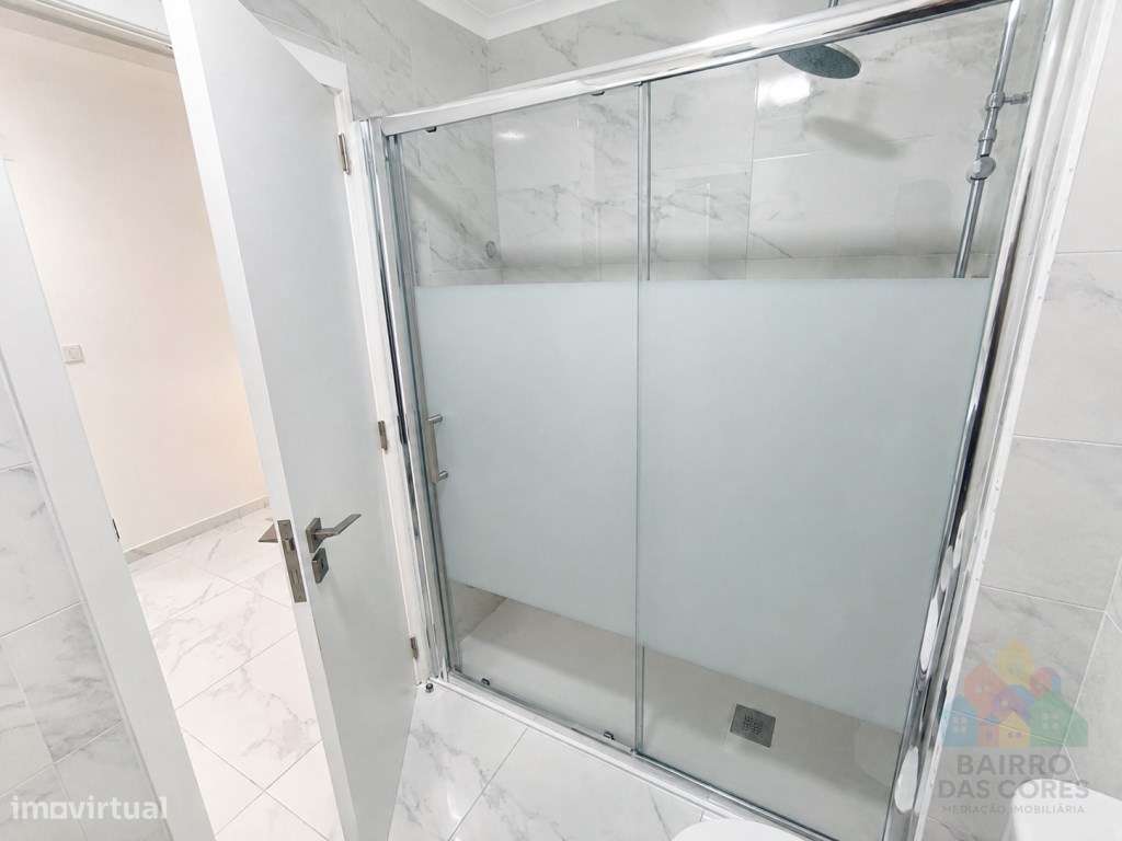 Apartamento T4 renovado em excelente localização em Tomar-5