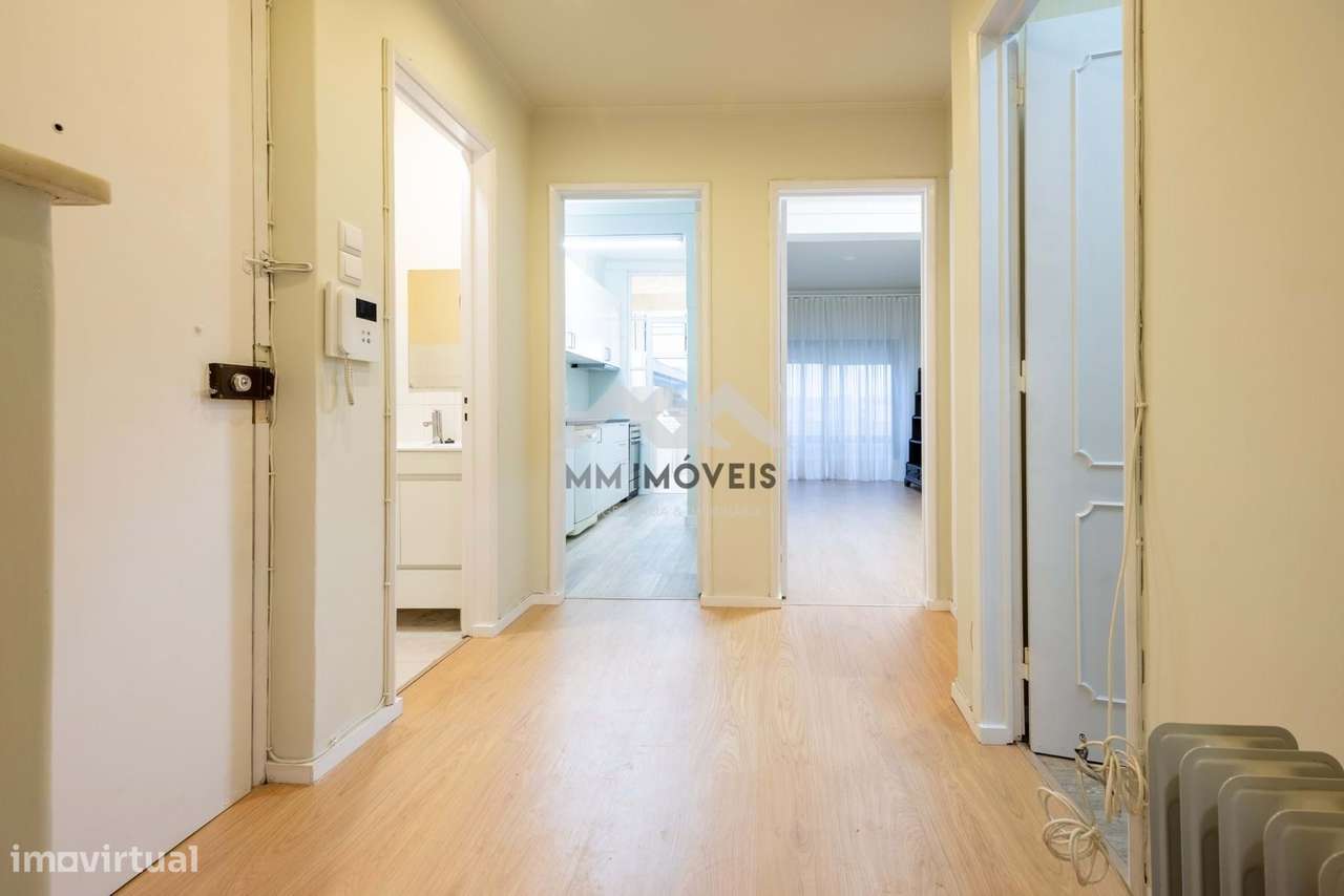 Apartamento T2+1 | Cozinha Equipada | Varanda | Ramalde - Grande imagem: 3/11