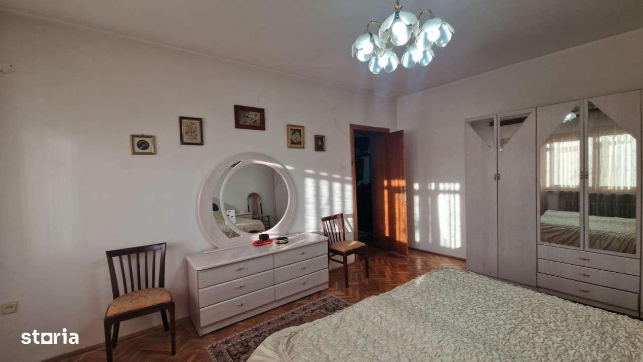 Casa cu 5 camere, 200mp, Centru - Imagine principală: 5/19