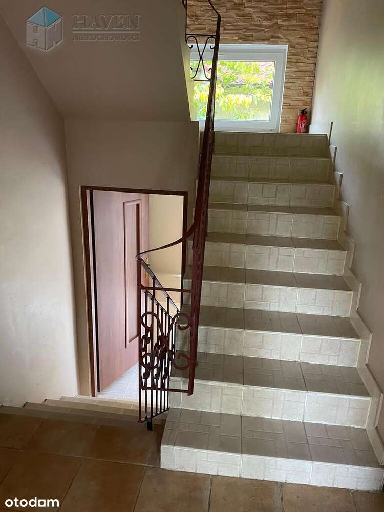 Przestronny dom z potencjałem-11