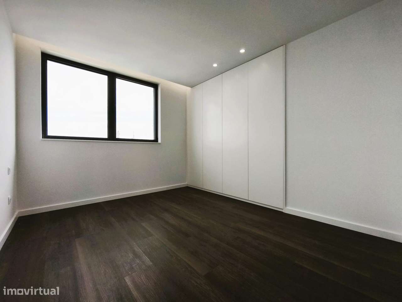 Apartamento T4 Novo (com Terraço e Centro Cidade)-22