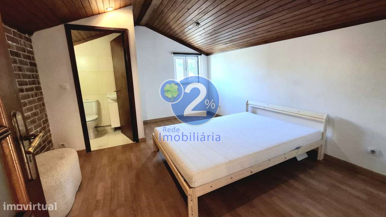 Apartamento T5 Duplex com Logradouro - Pousos-50