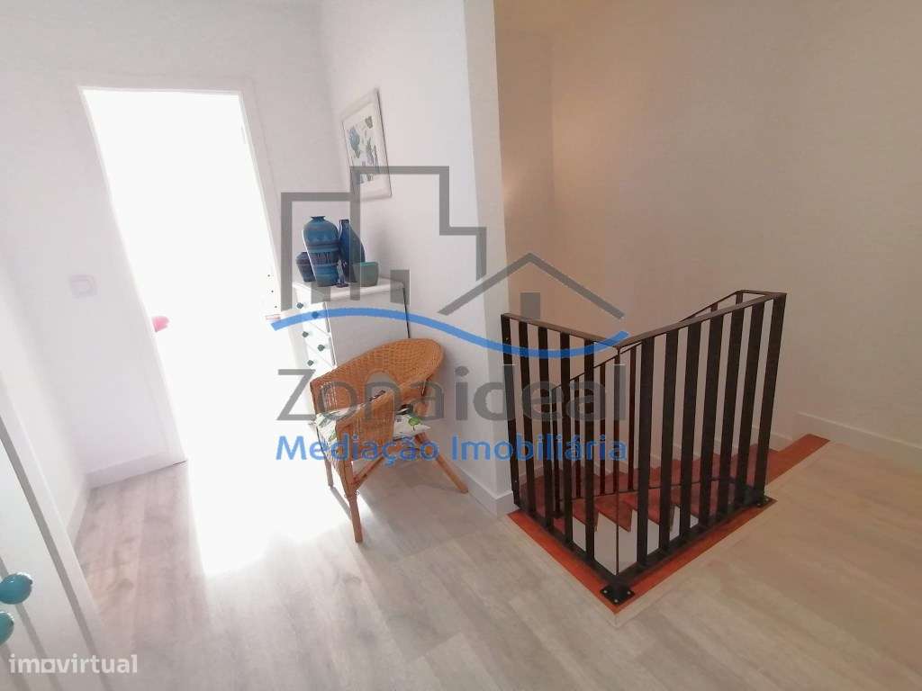 Apartamento T3 Duplex com parqueamento 2 carros - Alenquer-17