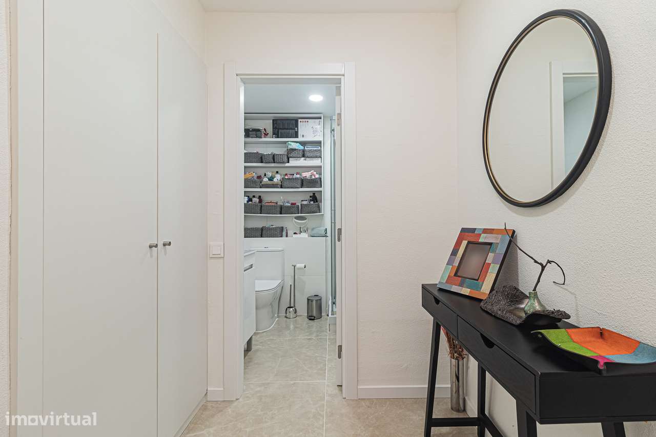 Apartamento T3 remodelado em prédio com elevador, Corroios-26