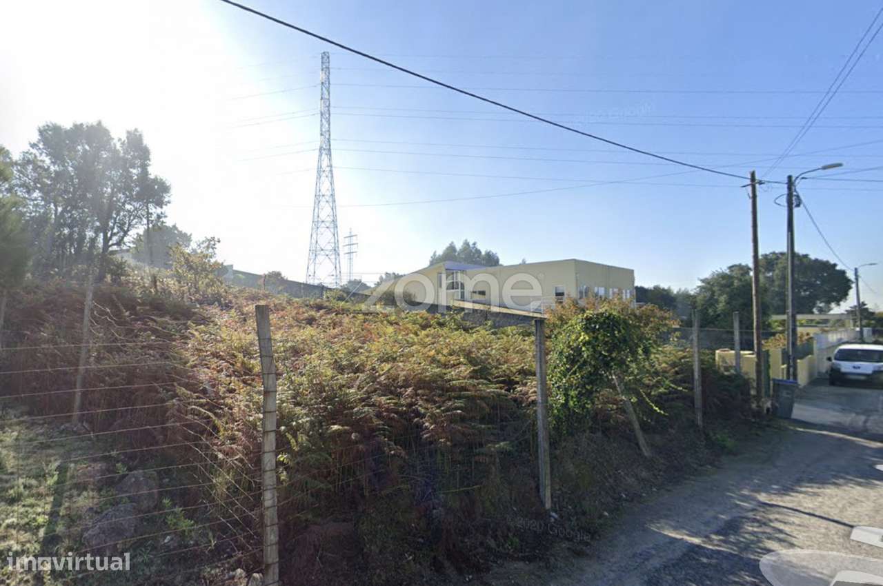 Terreno com viabilidade de construção com 1116m2 em Pedroso - Grande imagem: 2/3