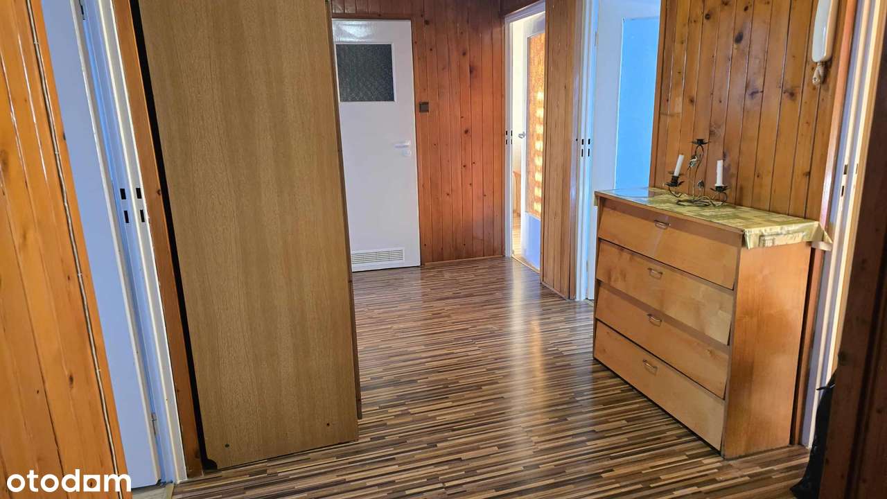 Duże mieszkanie typu M-5 w bloku na Osiedlu Górny Bór w Skoczowie.-8