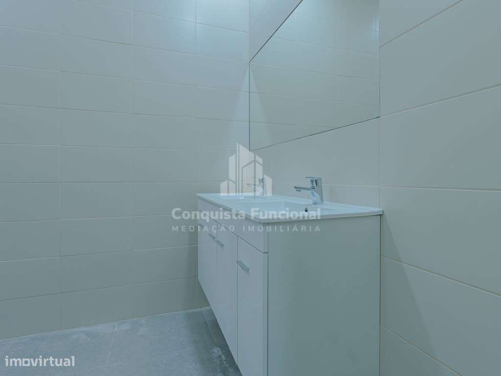 Pavilhão Industrial Moderno - Z.I. Vila Maior, S.M. Feira-13