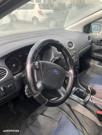 Dezmembrez Ford Focus 1.6 tdci - 6