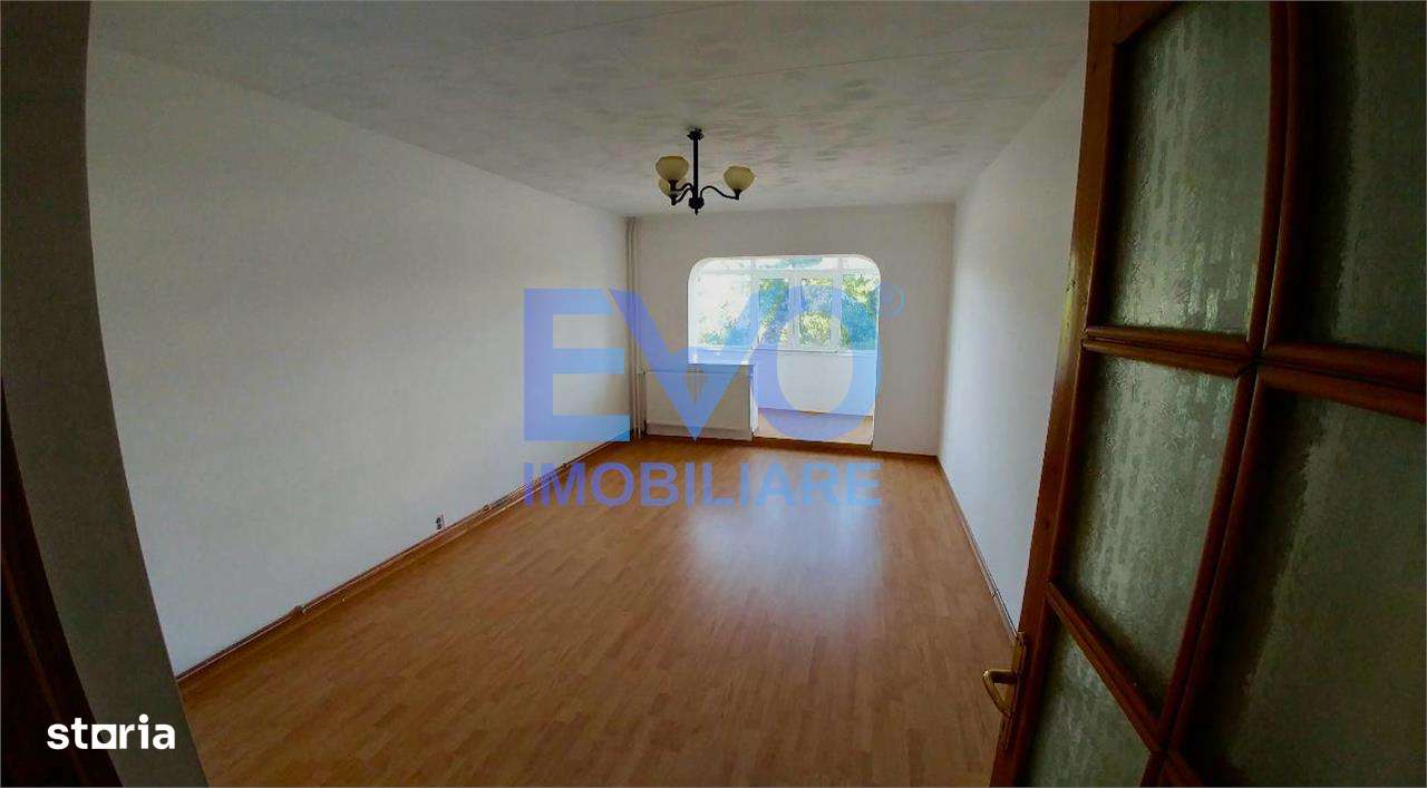 Apartament de vanzare, 2 camere, decomandat, etaj 2, garaj, Arcu, Iasi-1