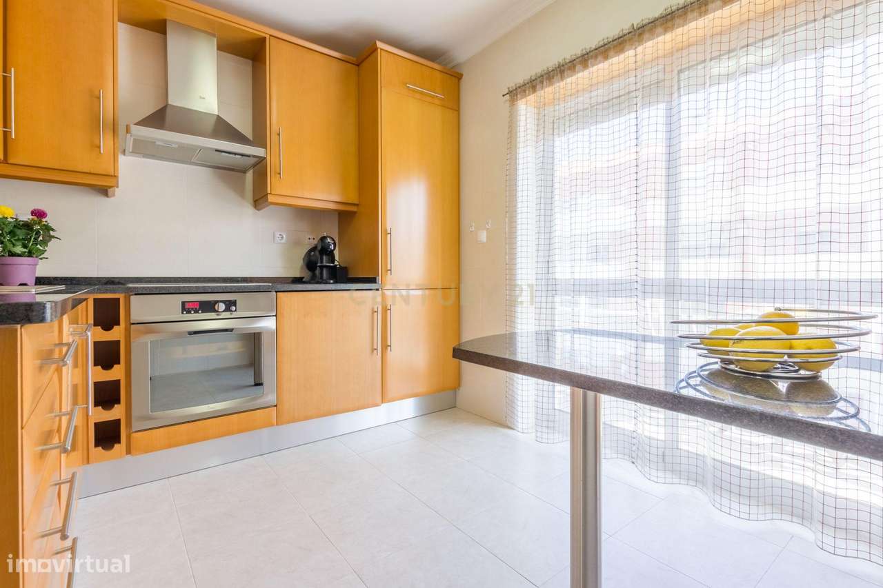 T1 com varandas amplas, garagem e elevador | Urbanização Vila Serena –-6