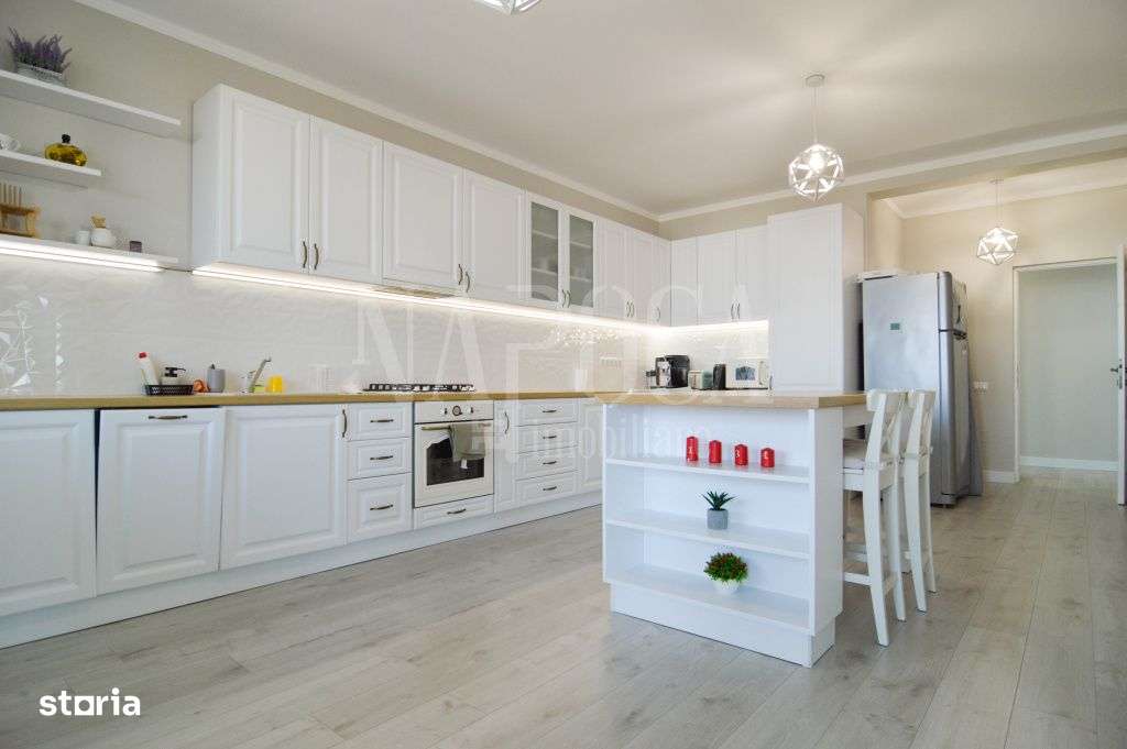 Casa 6 camere de vanzare in Salicea - Imagine principală: 4/14