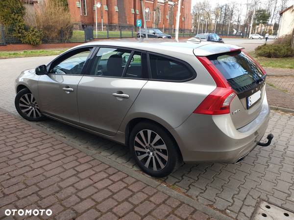 Volvo V60 D4 Summum - 4