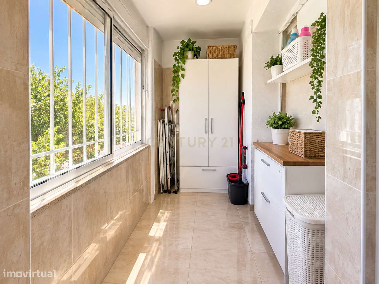 Apartamento  T2 renovado no Vale da Amoreira.-13