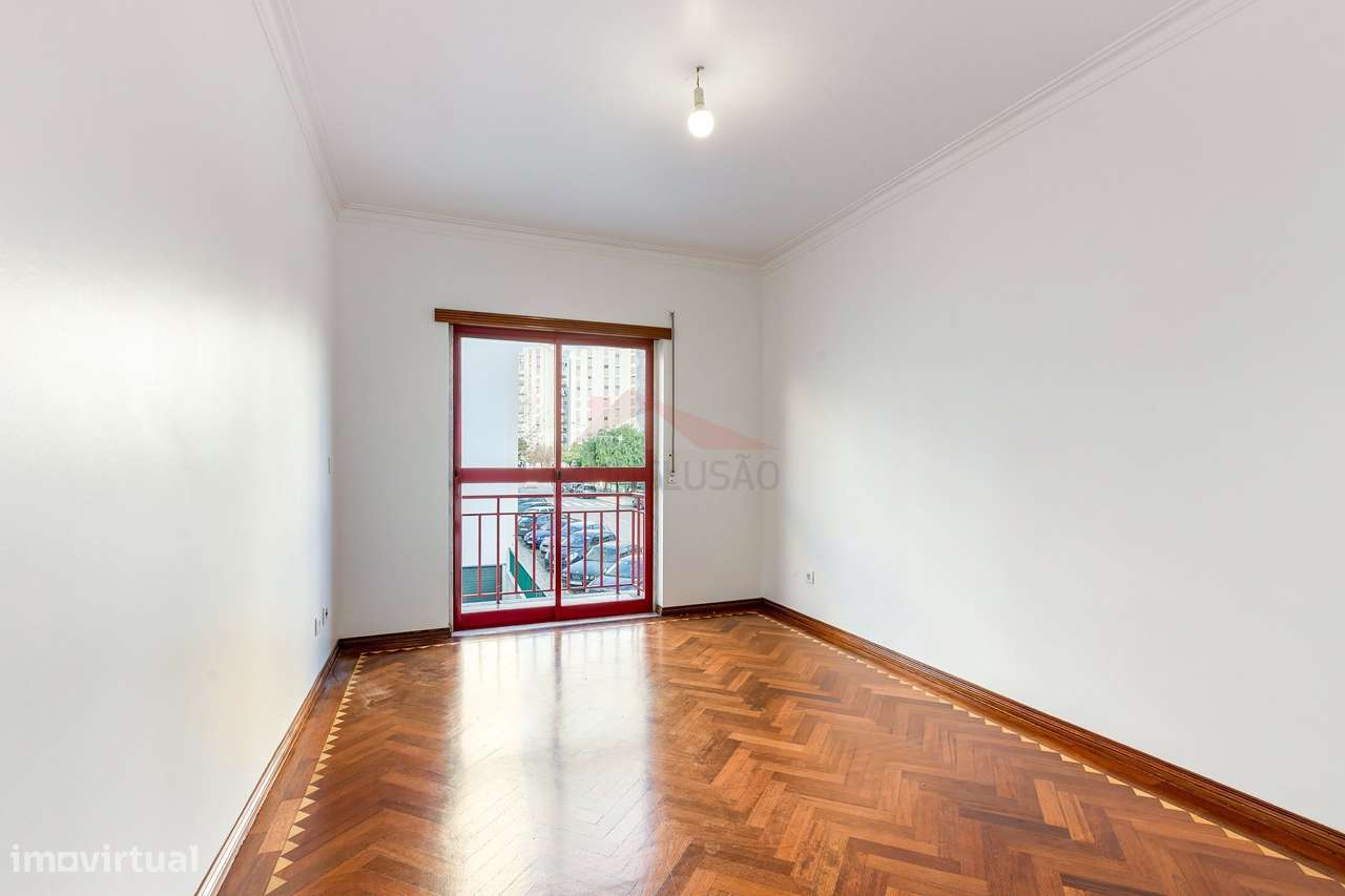 **Apartamento T3 em Venda no Carregado - Oportunidade Imperdível! **-13