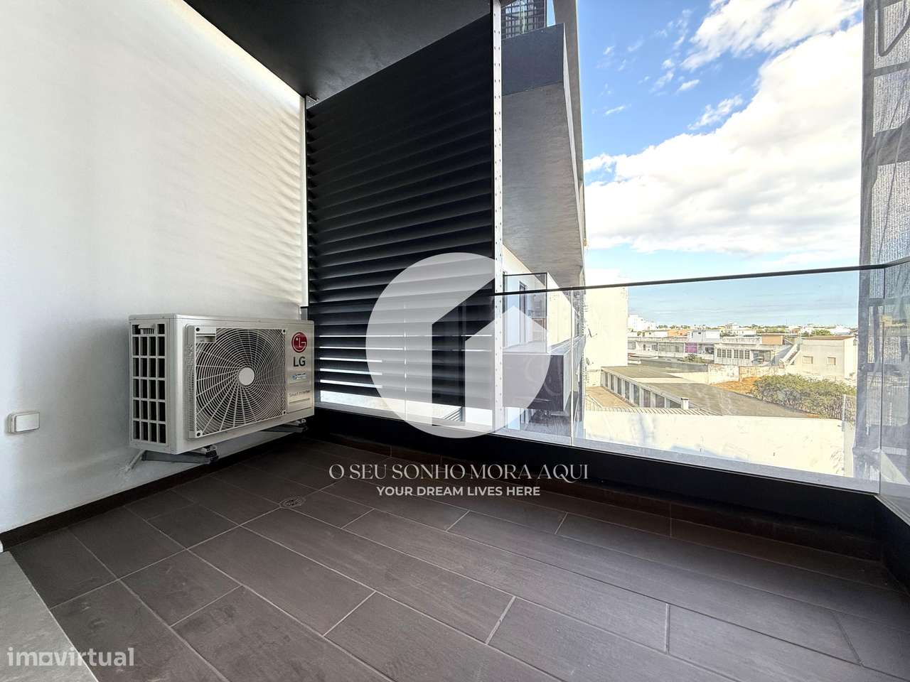 Apartamento T2 em Condomínio Fechado com Piscina – Quelfes - Grande imagem: 4/16