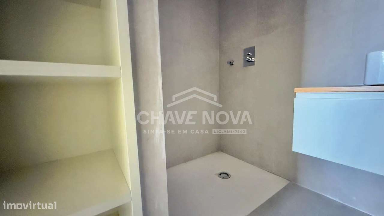 Apartamento T1 Novo c/ lugar de garagem-Oporto Luxury Residences-9