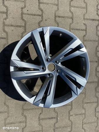 Felga aluminiowa VW TIGUAN 5NN601025T Nowa - 1