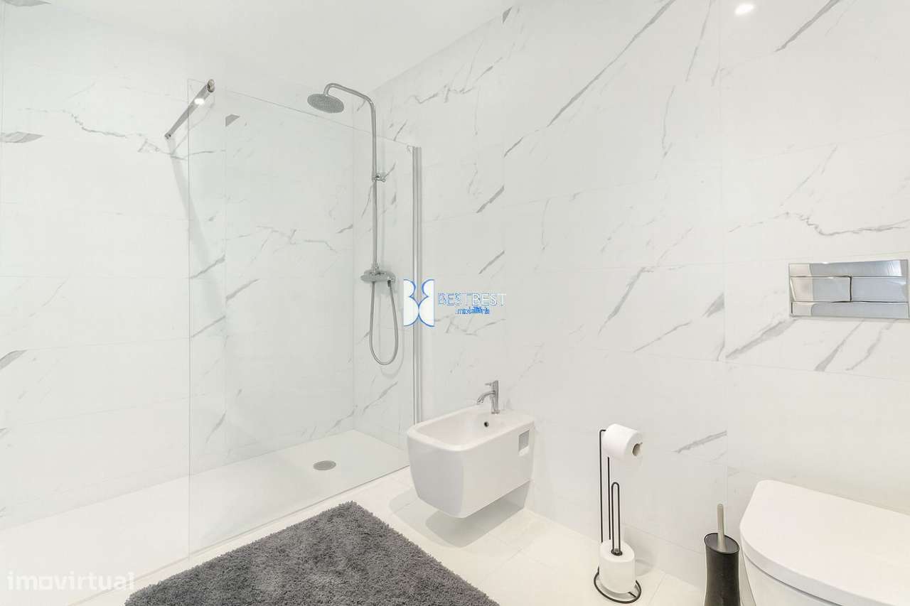 EXCELENTE T3, VARANDAS, TERRAÇOS E GARAGEM DUPLA–CALENDÁRIO,FAMALI-16