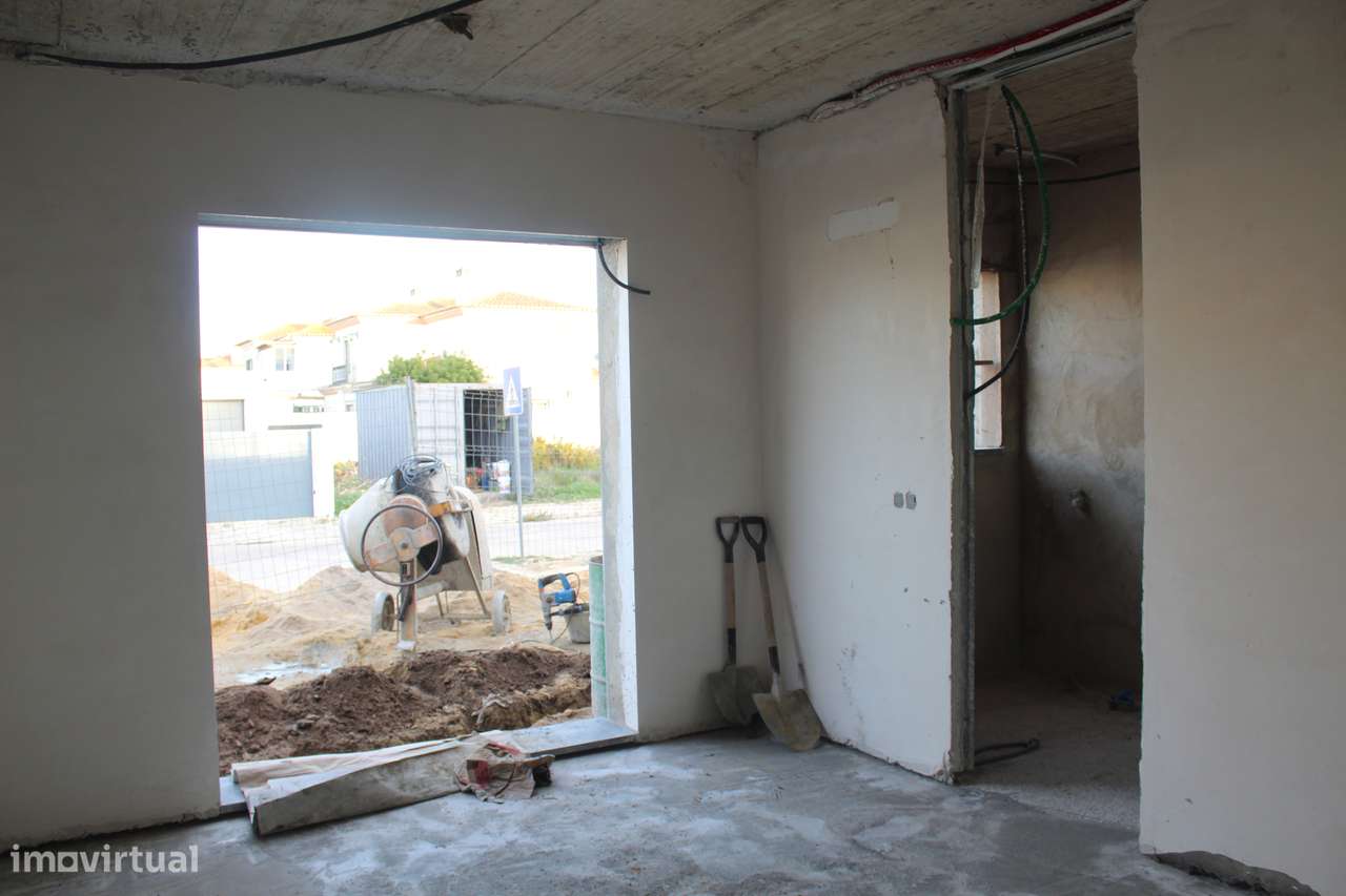 Moradia isolada com piscina e garagem em Azeitão-9