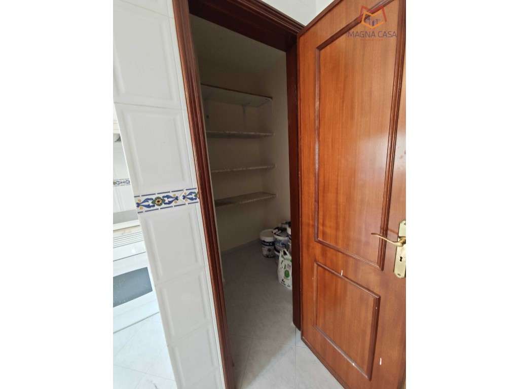 Apartamento T2 com Parqueamento em Algueirão-Mem Martins.-11