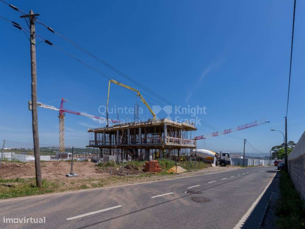 Moradia T5 com piscina e Campo de Padel em Barcarena, Oeiras-26