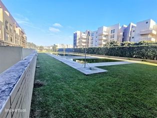 T2 Com terraço, em condomínio com jardim e piscina/Praia de Mindelo