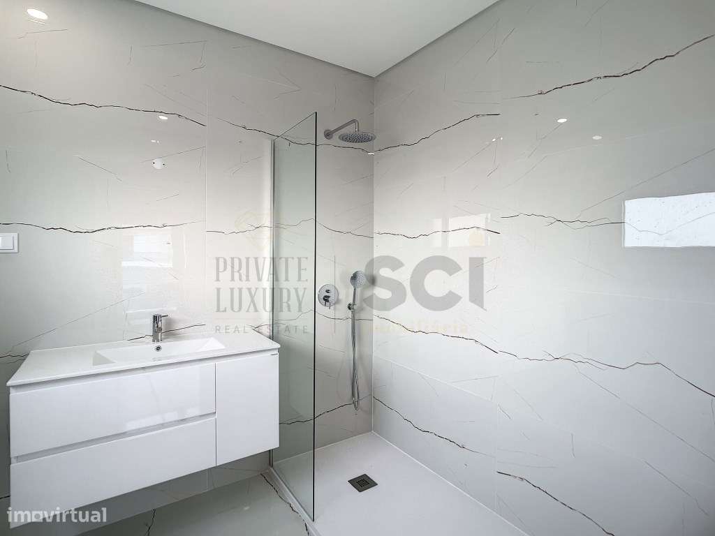 Moradia T3 em Fernão Ferro com Pérgula e Logradouro-33