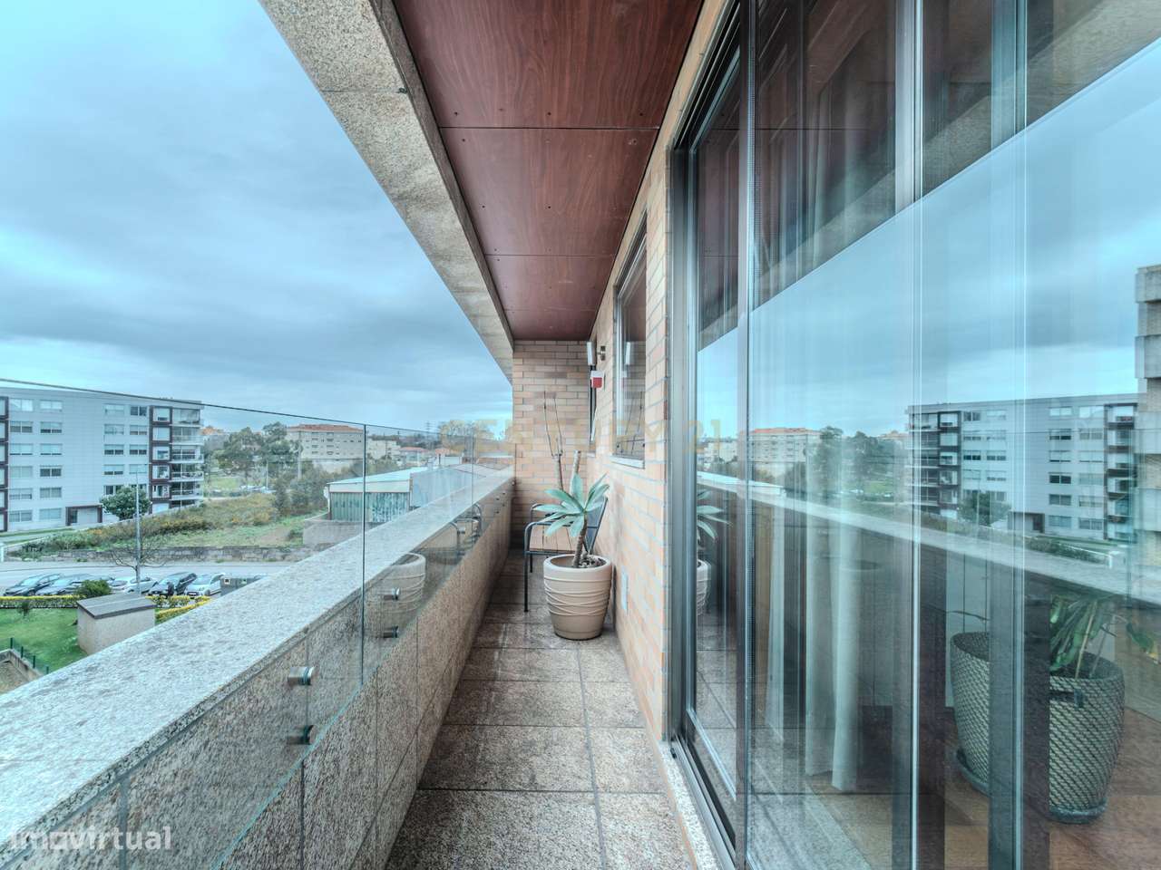 Luminoso T3+1 com Escritório e Varandas – Canidelo, Gaia-6