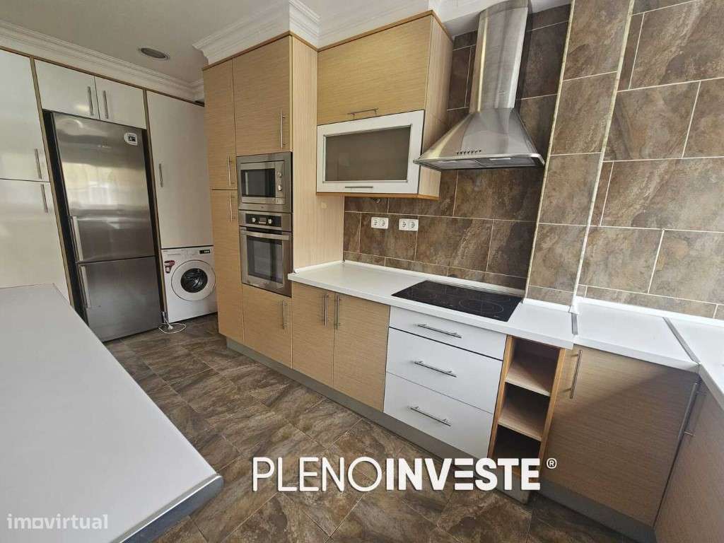 Apartamento T4 transformado em t3 na cova da piedade Almada-1