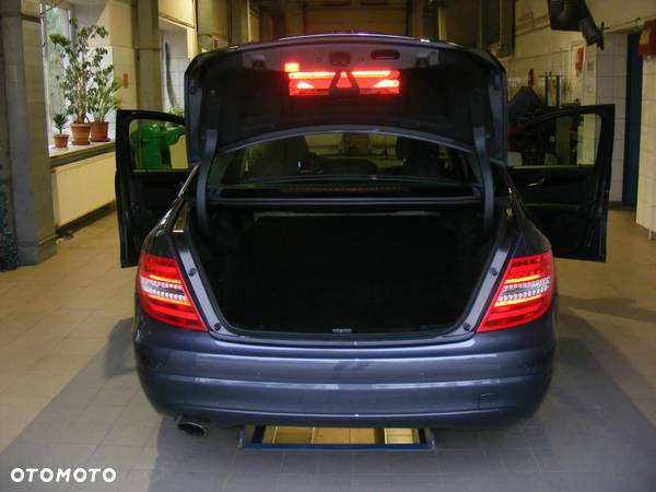 Mercedes-Benz Klasa C 220 (BlueTEC) d 7G-TRONIC - 15