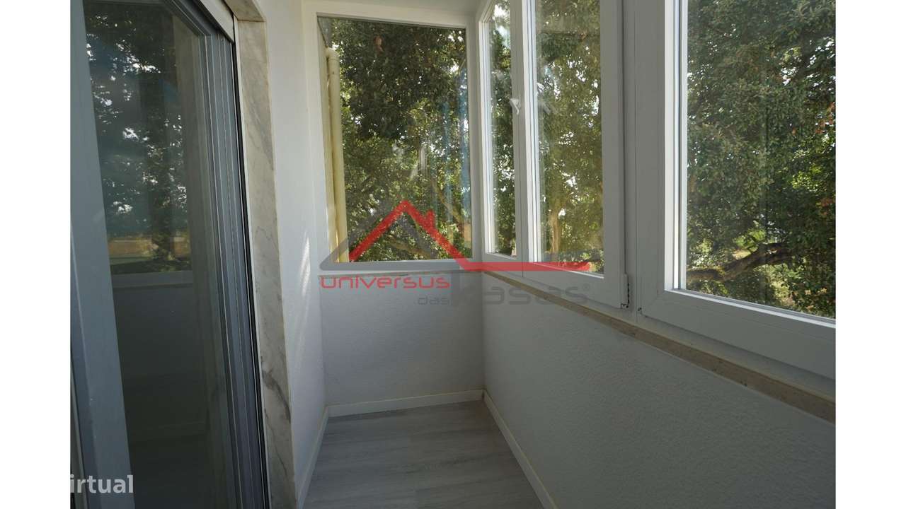 Apartamento T2 Remodelado em Setúbal-17