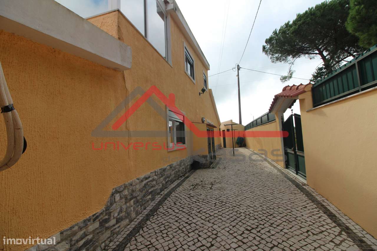 Moradia Isolada V3 com Piscina e Garagem - Terrugem, Sintra-18