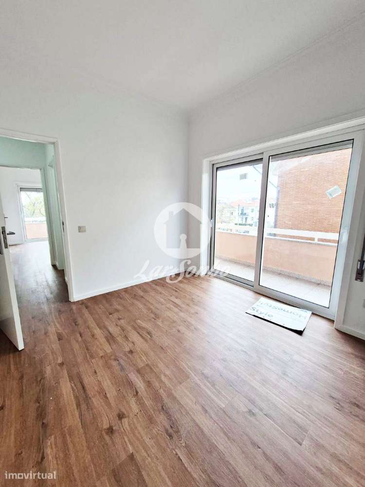 Apartamento T3, totalmente renovado, com Box, Águas Santas, Maia-6