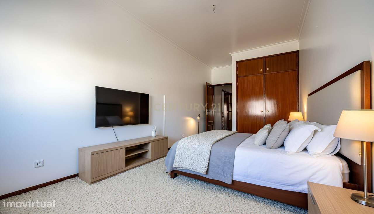 Apartamento T3 com elevador e garagem no centro da Lousã-2