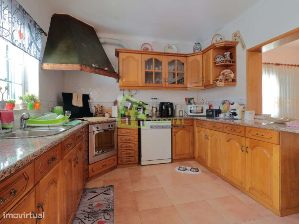 Moradia T4 com Quintal e Garagem - Quinta do Conde-12