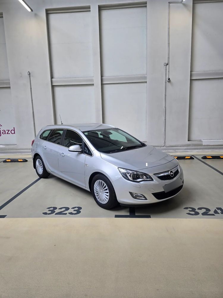 Opel Astra J 2.0 CDTI DPF Cosmo 2011