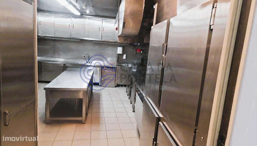 Espaço de Restauração: Geladaria, Creparia e Brunch para Trespasse, em-8