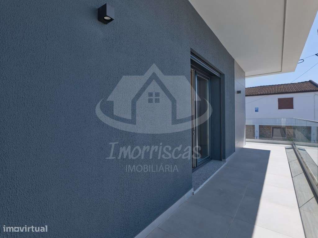 Moradia V4 Nova de Luxo com Rooftop e Vista Rio | Santa Iria de Azóia-57