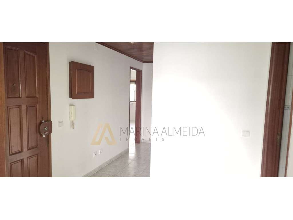 Apartamento t2 ( 3 assoalhadas ), rés do chão com arrecadação, junt...-5