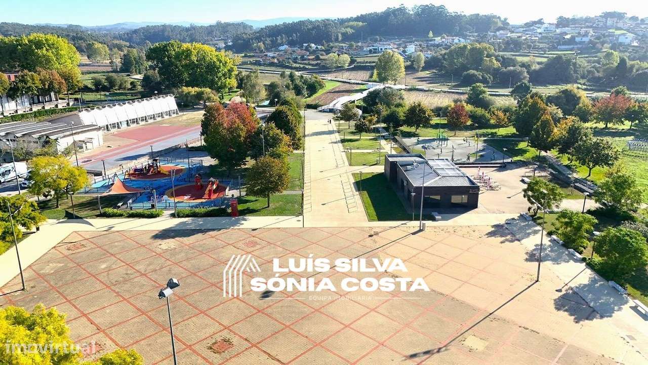 Apartamento T2 Remodelado c/ Varandas, Garagem & Elevador - Centro...-31