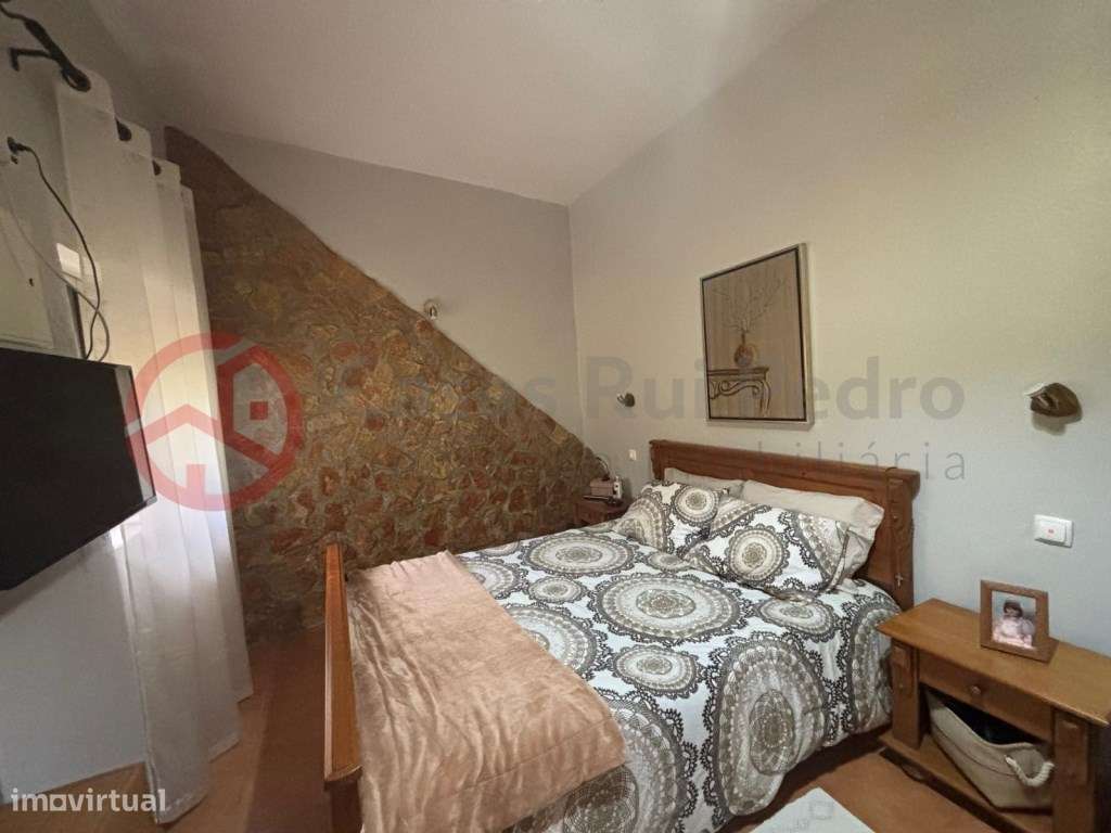 Moradia com dois apartamentos independentes no Laranjeiro, Almada-21