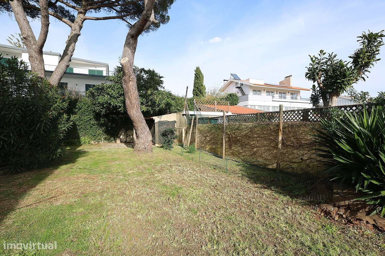 MORADIA | JARDIM AMPLO E PISCINA | OPORTUNIDADE DE RENOVAÇÃO | JUNTO A - Grande imagem: 4/58