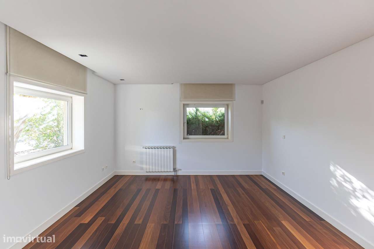 Moradia de Luxo com Elevada Privacidade, Piscinas Interior e...-33