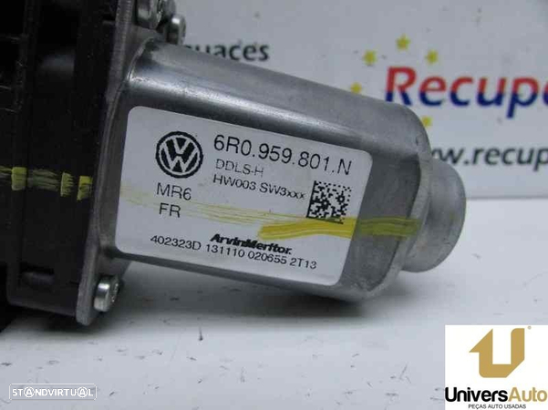 MOTOR ELEVADOR DE VIDRO FRONTAL ESQUERDO SEAT IBIZA IV 2011 -6R0959801N - 6