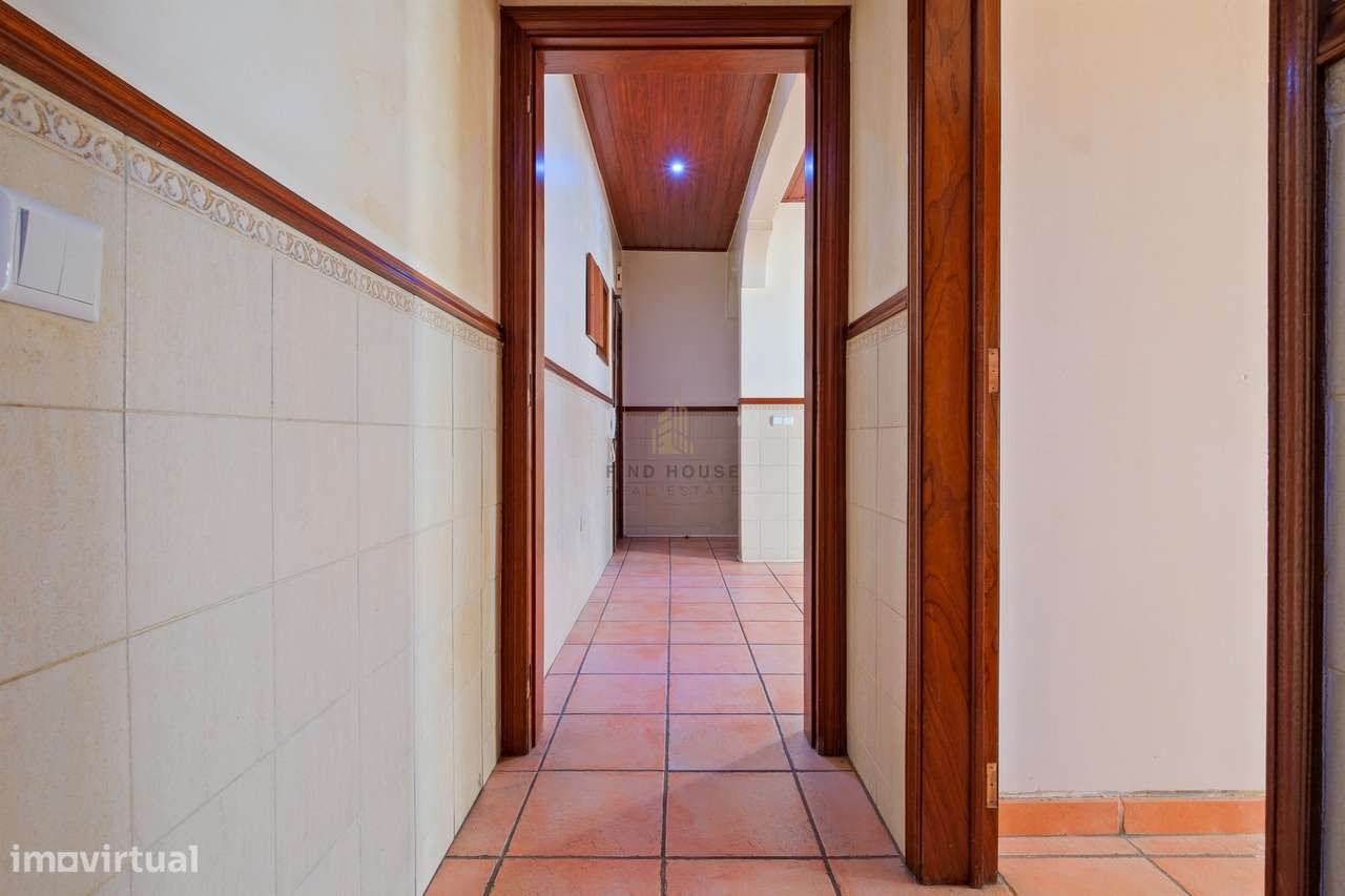 Vende-se Apartamento T3 no centro do Barreiro-6