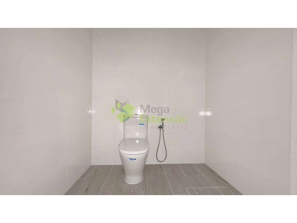Apartamento T2, Novo, a estrear | Moderno | Centro de Torres Vedras-35