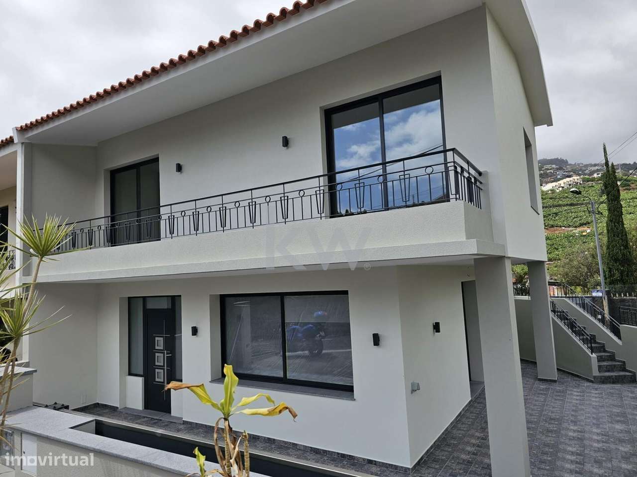 Moradia T3 remodelada, localizada no concelho e e freguesia de Câmara - Grande imagem: 4/60