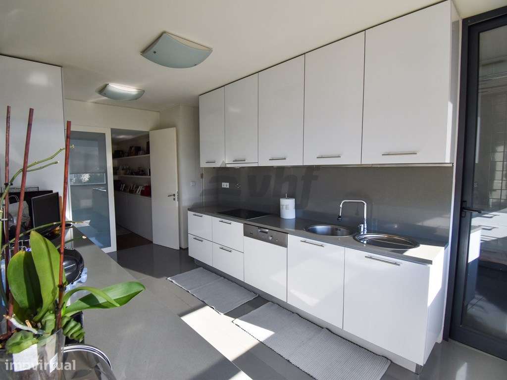 Apartamento T5 localizado no condomínio Jardim das Camélias - Gaia/...-25