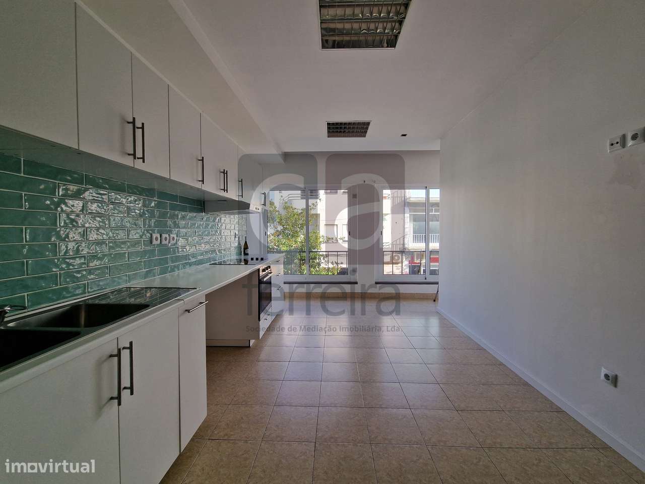 Apartamento T2 + 1 localizado no centro de Almeirim, - Grande imagem: 2/27