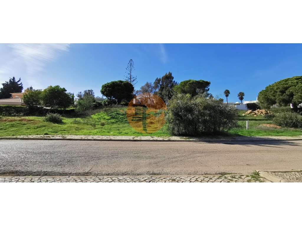 Terreno Urbano com 1008 m2 para construção de moradia. - Grande imagem: 2/25